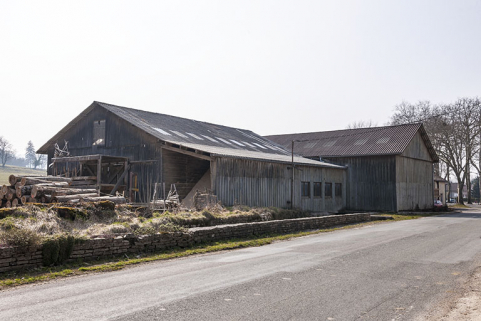 Atelier de sciage depuis le nord-est.  © Région Bourgogne-Franche-Comté, Inventaire du patrimoine Atelier de sciage depuis le nord-est.  © Région Bourgogne-Franche-Comté, Inventaire du patrimoine