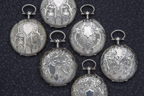 Vue d'ensemble rapprochée des boîtes (cadrage horizontal). © Région Bourgogne-Franche-Comté, Inventaire du patrimoine