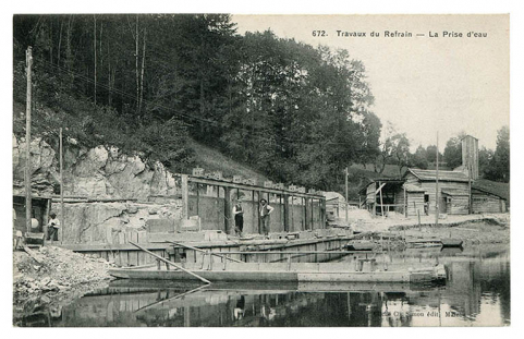 672. Travaux du Refrain. La prise d'eau, carte postale, vers 1908. © Région Bourgogne-Franche-Comté, Inventaire du patrimoine 672. Travaux du Refrain. La prise d'eau, carte postale, vers 1908. © Région Bourgogne-Franche-Comté, Inventaire du patrimoine