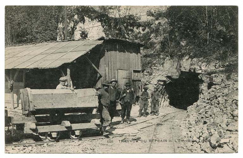 605. Travaux du Refrain - L'entrée du tunnel, carte postale, vers 1908. © Région Bourgogne-Franche-Comté, Inventaire du patrimoine 605. Travaux du Refrain - L'entrée du tunnel, carte postale, vers 1908. © Région Bourgogne-Franche-Comté, Inventaire du patrimoine