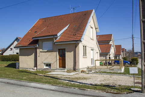 Façades latérale gauche et antérieure. © Région Bourgogne-Franche-Comté, Inventaire du patrimoine