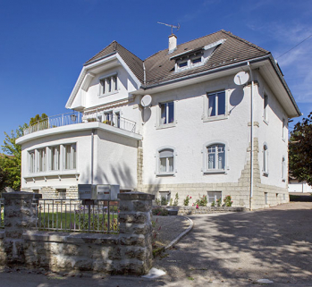 Une maison d'industriel de 1918 (architecte Crivelli) : maison Joseph Frésard et atelier d'horlogerie Brischoux-Donzé (4 rue Cuvier). © Région Bourgogne-Franche-Comté, Inventaire du patrimoine Une maison d'industriel de 1918 (architecte Crivelli) : maison Joseph Frésard et atelier d'horlogerie Brischoux-Donzé (4 rue Cuvier). © Région Bourgogne-Franche-Comté, Inventaire du patrimoine
