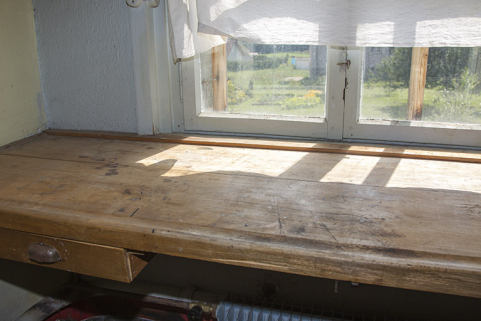 Atelier de fabrication : plateau de l'établi. © Région Bourgogne-Franche-Comté, Inventaire du patrimoine