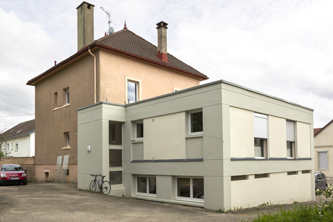 Vue d'ensemble, depuis le nord-ouest (façades postérieure et latérale gauche). © Région Bourgogne-Franche-Comté, Inventaire du patrimoine Vue d'ensemble, depuis le nord-ouest (façades postérieure et latérale gauche). © Région Bourgogne-Franche-Comté, Inventaire du patrimoine