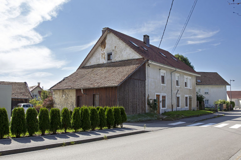 Vue d'ensemble, depuis le nord (façades antérieure et latérale gauche). © Région Bourgogne-Franche-Comté, Inventaire du patrimoine