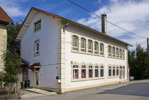 Façades antérieure et latérale gauche. © Région Bourgogne-Franche-Comté, Inventaire du patrimoine Façades antérieure et latérale gauche. © Région Bourgogne-Franche-Comté, Inventaire du patrimoine
