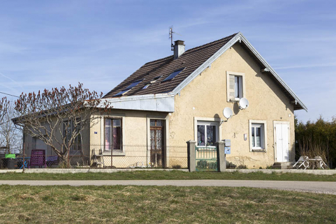 Vue d'ensemble, depuis le sud (façade antérieure, de trois quarts gauche). © Région Bourgogne-Franche-Comté, Inventaire du patrimoine