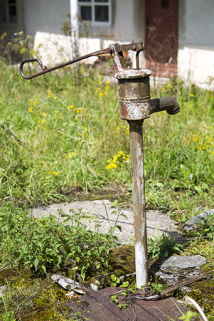 Pompe à eau sur la citerne. © Région Bourgogne-Franche-Comté, Inventaire du patrimoine