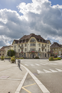 Vue d'ensemble, depuis le nord-ouest (cadrage vertical). © Région Bourgogne-Franche-Comté, Inventaire du patrimoine Vue d'ensemble, depuis le nord-ouest (cadrage vertical). © Région Bourgogne-Franche-Comté, Inventaire du patrimoine