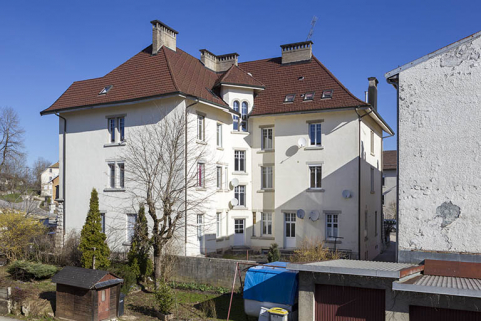 Vue d'ensemble, depuis le sud-est (façades postérieure et latérale droite). © Région Bourgogne-Franche-Comté, Inventaire du patrimoine Vue d'ensemble, depuis le sud-est (façades postérieure et latérale droite). © Région Bourgogne-Franche-Comté, Inventaire du patrimoine