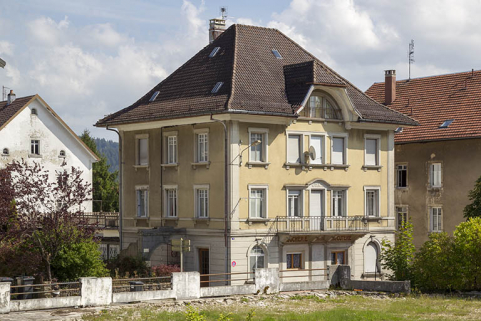 Vue d'ensemble, depuis le nord-ouest (façades antérieure et latérale gauche). © Région Bourgogne-Franche-Comté, Inventaire du patrimoine Vue d'ensemble, depuis le nord-ouest (façades antérieure et latérale gauche). © Région Bourgogne-Franche-Comté, Inventaire du patrimoine