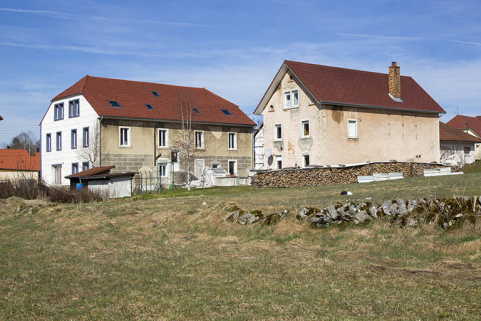 Vue d'ensemble, depuis le sud-est (façades postérieures et latérales droites). © Région Bourgogne-Franche-Comté, Inventaire du patrimoine Vue d'ensemble, depuis le sud-est (façades postérieures et latérales droites). © Région Bourgogne-Franche-Comté, Inventaire du patrimoine