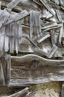 Façade postérieure : support de l'essentage de tavaillons, avec quelques tavaillons. © Région Bourgogne-Franche-Comté, Inventaire du patrimoine