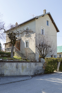 Façades antérieure et latérale droite. © Région Bourgogne-Franche-Comté, Inventaire du patrimoine Façades antérieure et latérale droite. © Région Bourgogne-Franche-Comté, Inventaire du patrimoine