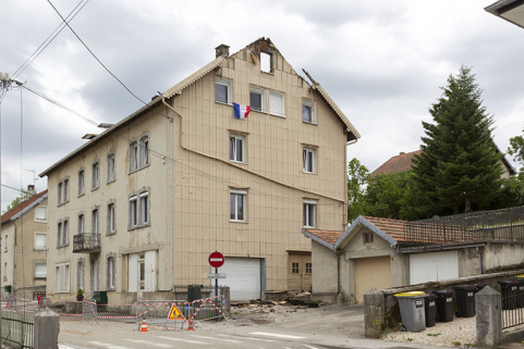 Façades antérieure et latérale droite. © Région Bourgogne-Franche-Comté, Inventaire du patrimoine