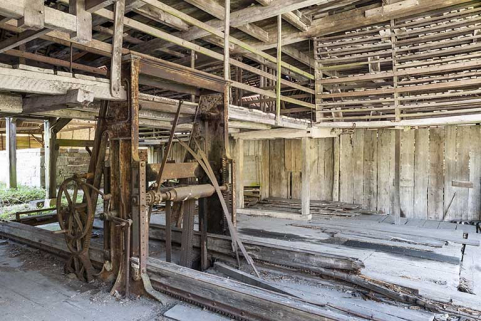 Châssis de scie et claies de séchage. © Région Bourgogne-Franche-Comté, Inventaire du patrimoine Châssis de scie et claies de séchage. © Région Bourgogne-Franche-Comté, Inventaire du patrimoine