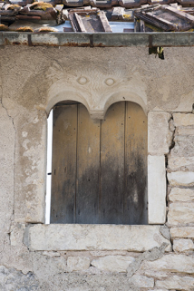 Détail d'une fenêtre du premier étage. © Région Bourgogne-Franche-Comté, Inventaire du patrimoine