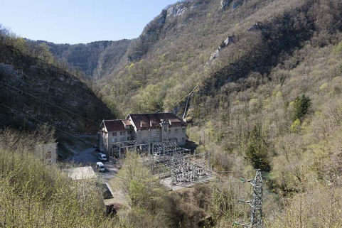 Vue plongeante depuis le nord sur le bâtiment d'exploitation. © Région Bourgogne-Franche-Comté, Inventaire du patrimoine Vue plongeante depuis le nord sur le bâtiment d'exploitation. © Région Bourgogne-Franche-Comté, Inventaire du patrimoine