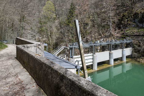 Barrage du bassin de retenue. © Région Bourgogne-Franche-Comté, Inventaire du patrimoine Barrage du bassin de retenue. © Région Bourgogne-Franche-Comté, Inventaire du patrimoine