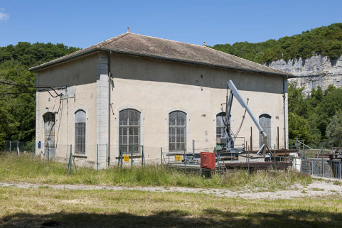La centrale hydroélectrique vue de trois quarts.  © Région Bourgogne-Franche-Comté, Inventaire du patrimoine La centrale hydroélectrique vue de trois quarts.  © Région Bourgogne-Franche-Comté, Inventaire du patrimoine