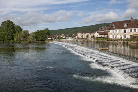 Vue du barrage depuis le pont. © Région Bourgogne-Franche-Comté, Inventaire du patrimoine Vue du barrage depuis le pont. © Région Bourgogne-Franche-Comté, Inventaire du patrimoine