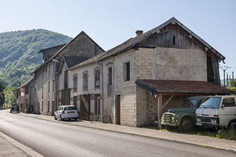 Vue d'ensemble depuis la route. © Région Bourgogne-Franche-Comté, Inventaire du patrimoine