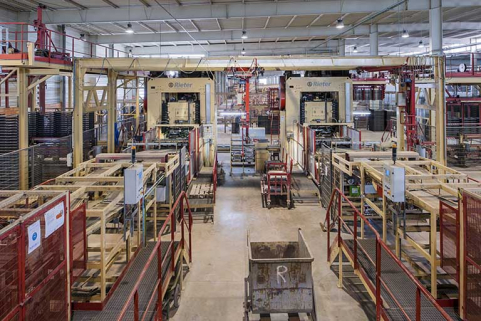 Unité de fabrication dite UL 5. Les deux lignes de moulage-pressage. © Région Bourgogne-Franche-Comté, Inventaire du patrimoine Unité de fabrication dite UL 5. Les deux lignes de moulage-pressage. © Région Bourgogne-Franche-Comté, Inventaire du patrimoine