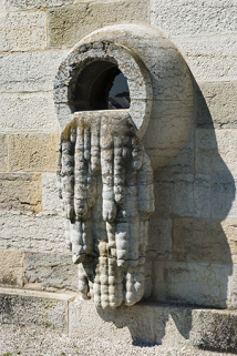 Logement des ouvriers (berniers) ouest. Détail d'une urne de sel cristallisé. © Région Bourgogne-Franche-Comté, Inventaire du patrimoine Logement des ouvriers (berniers) ouest. Détail d'une urne de sel cristallisé. © Région Bourgogne-Franche-Comté, Inventaire du patrimoine