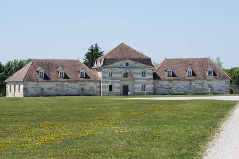 Logement des ouvriers (berniers) ouest, depuis le nord-est. © Région Bourgogne-Franche-Comté, Inventaire du patrimoine Logement des ouvriers (berniers) ouest, depuis le nord-est. © Région Bourgogne-Franche-Comté, Inventaire du patrimoine