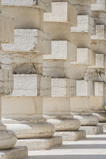 Maison du directeur. Détail de la colonnade. © Région Bourgogne-Franche-Comté, Inventaire du patrimoine Maison du directeur. Détail de la colonnade. © Région Bourgogne-Franche-Comté, Inventaire du patrimoine