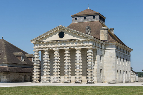 Maison du directeur. Vue de trois quarts droite. © Région Bourgogne-Franche-Comté, Inventaire du patrimoine Maison du directeur. Vue de trois quarts droite. © Région Bourgogne-Franche-Comté, Inventaire du patrimoine