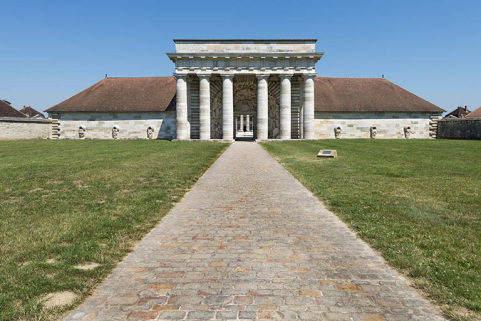 Bâtiment d'entrée. Façade sud vue de face. © Région Bourgogne-Franche-Comté, Inventaire du patrimoine Bâtiment d'entrée. Façade sud vue de face. © Région Bourgogne-Franche-Comté, Inventaire du patrimoine