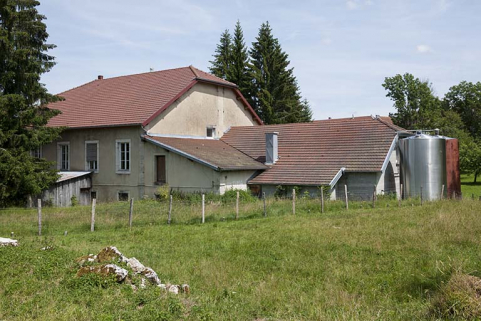 Vue de trois quarts arrière. © Région Bourgogne-Franche-Comté, Inventaire du patrimoine
