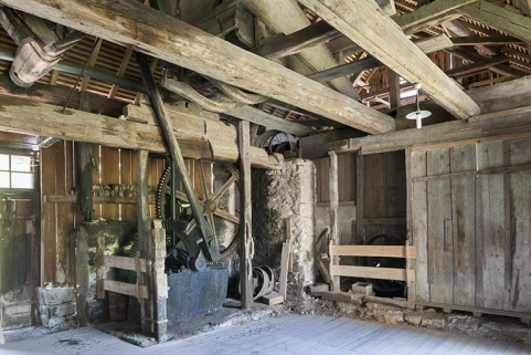 Pièce de la machine soufflante. En partie inférieure, système de transmission par bielle. © Région Bourgogne-Franche-Comté, Inventaire du patrimoine