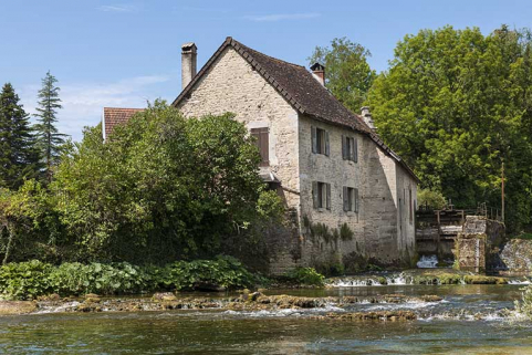 Logement et atelier du martinet depuis la rive gauche, à l'est. © Région Bourgogne-Franche-Comté, Inventaire du patrimoine