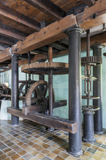 Beffroi (est) d'une paire de meules. © Région Bourgogne-Franche-Comté, Inventaire du patrimoine Beffroi (est) d'une paire de meules. © Région Bourgogne-Franche-Comté, Inventaire du patrimoine