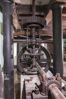 Arbre principal et système de transmission du beffroi est. © Région Bourgogne-Franche-Comté, Inventaire du patrimoine Arbre principal et système de transmission du beffroi est. © Région Bourgogne-Franche-Comté, Inventaire du patrimoine