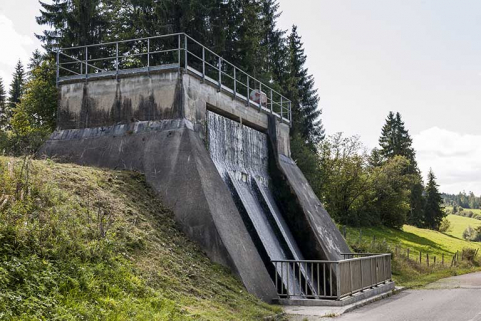 La chambre d'équilibre à l'aplomb de la centrale. © Région Bourgogne-Franche-Comté, Inventaire du patrimoine La chambre d'équilibre à l'aplomb de la centrale. © Région Bourgogne-Franche-Comté, Inventaire du patrimoine