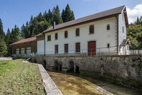 La centrale et le canal de fuite. © Région Bourgogne-Franche-Comté, Inventaire du patrimoine La centrale et le canal de fuite. © Région Bourgogne-Franche-Comté, Inventaire du patrimoine