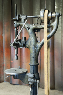 Détail de la perceuse à colonne. © Région Bourgogne-Franche-Comté, Inventaire du patrimoine