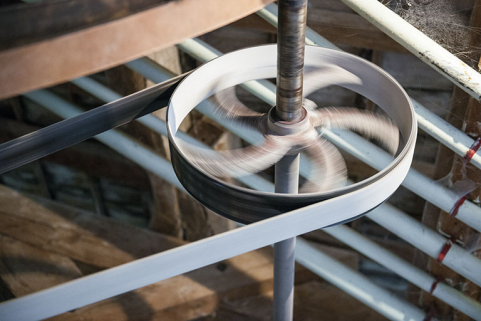 Troisième étage. Poulie et courroie du plansichter. © Région Bourgogne-Franche-Comté, Inventaire du patrimoine