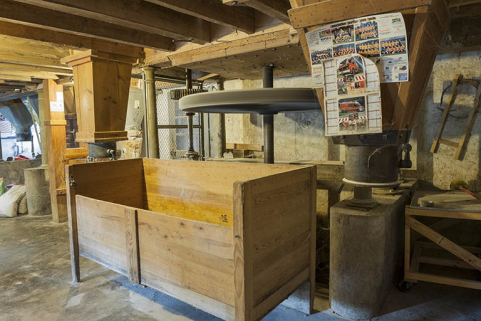 Rez-de-chaussée. Transmission par engrenages de la turbine. © Région Bourgogne-Franche-Comté, Inventaire du patrimoine