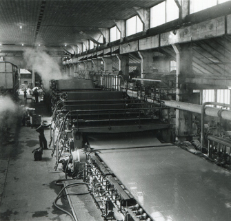 Vue d'ensemble de la machine à papier, photogr., s.d. [3e quart 20e siècle].  © Région Bourgogne-Franche-Comté, Inventaire du patrimoine