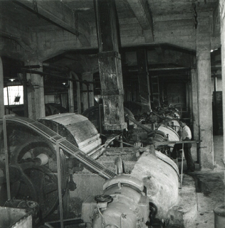 Piles raffineuses, photogr., s.d. [3e quart 20e siècle]. © Région Bourgogne-Franche-Comté, Inventaire du patrimoine