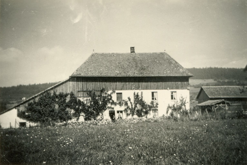 [Façade antérieure de la ferme], été 1961. © Région Bourgogne-Franche-Comté, Inventaire du patrimoine