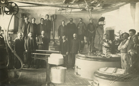 Les Écorces : inauguration de la fromagerie en 1929 [vue intérieure]. © Région Bourgogne-Franche-Comté, Inventaire du patrimoine