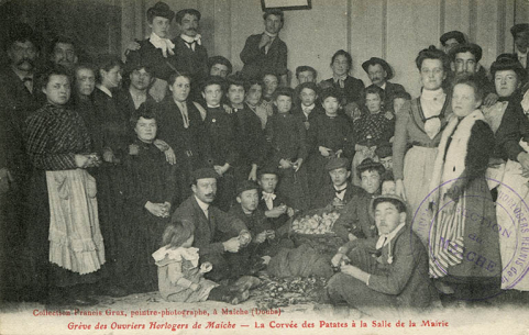 Grève des ouvriers horlogers de Maîche - La corvée de patates à la salle de la mairie, 1906. © Région Bourgogne-Franche-Comté, Inventaire du patrimoine
