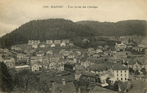 1236. Maîche - Vue prise du clocher [centre du village et quartier de Montjoie], 2e quart 20e siècle. © Région Bourgogne-Franche-Comté, Inventaire du patrimoine