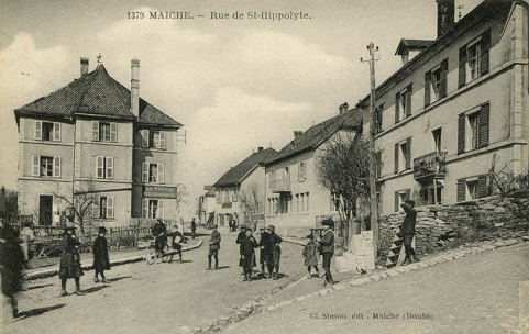 Réutilisation d'un bâtiment existant (1866) à Maîche : la fabrique d'échappements à cylindre Delacour Frères, après la Première Guerre mondiale (et l'ouverture de fenêtres multiples au 1er niveau). © Région Bourgogne-Franche-Comté, Inventaire du patrimoine