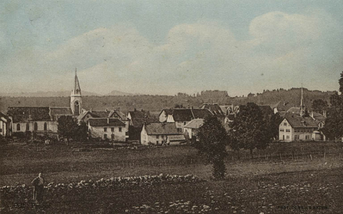Charquemont (Doubs) - Vue générale [depuis le nord], 2e quart 20e siècle (entre 1932 et 1946). L'usine est visible à droite. © Région Bourgogne-Franche-Comté, Inventaire du patrimoine